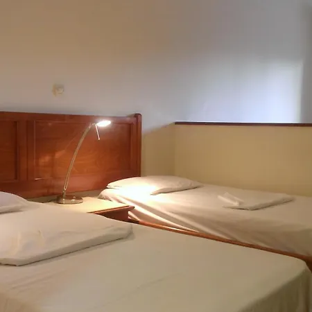 Captain Yiannis & 3*