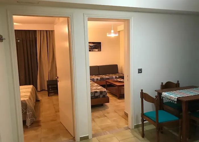 Captain Yiannis & 3*