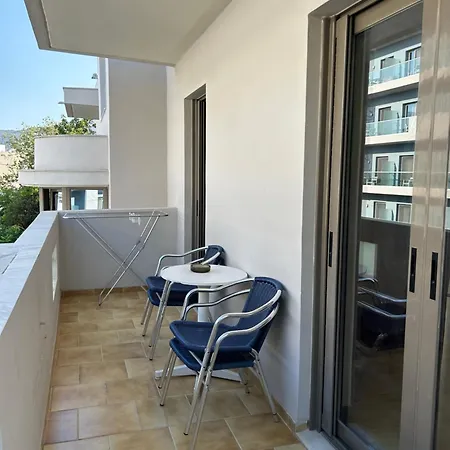 Captain Yiannis & Apart Otel 3*