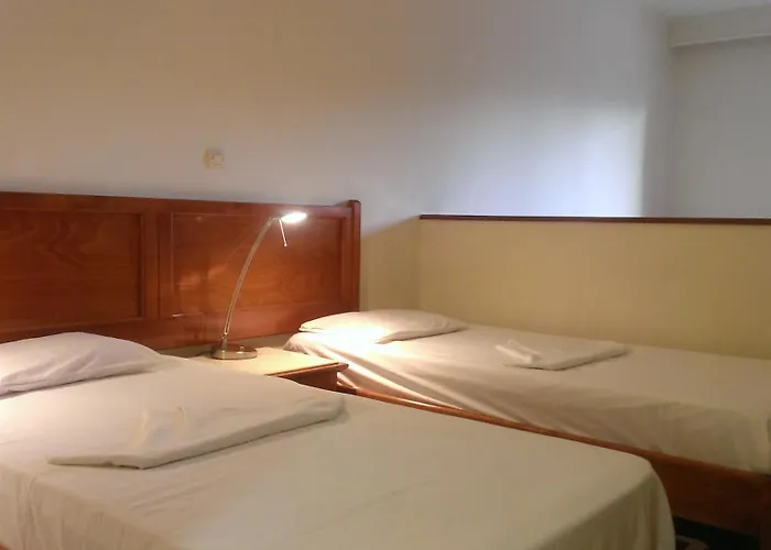 Captain Yiannis & 3*