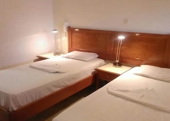 Captain Yiannis & 3*