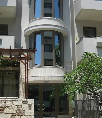 Captain Yiannis & Kos